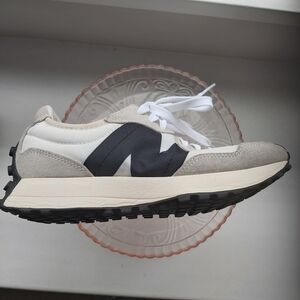 New Balance 327 Sz 8